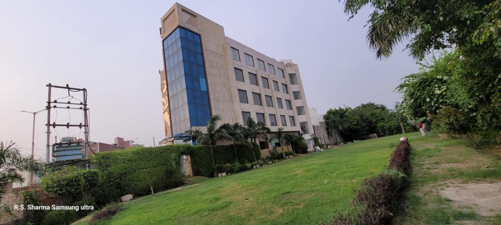 Maple Grand Otel Agra  Dış mekan fotoğraf