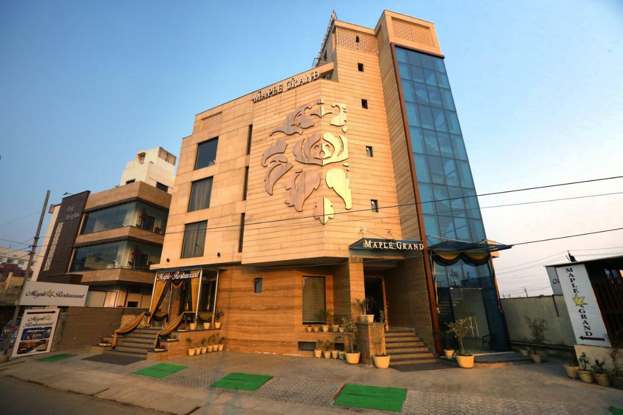 Maple Grand Otel Agra  Dış mekan fotoğraf