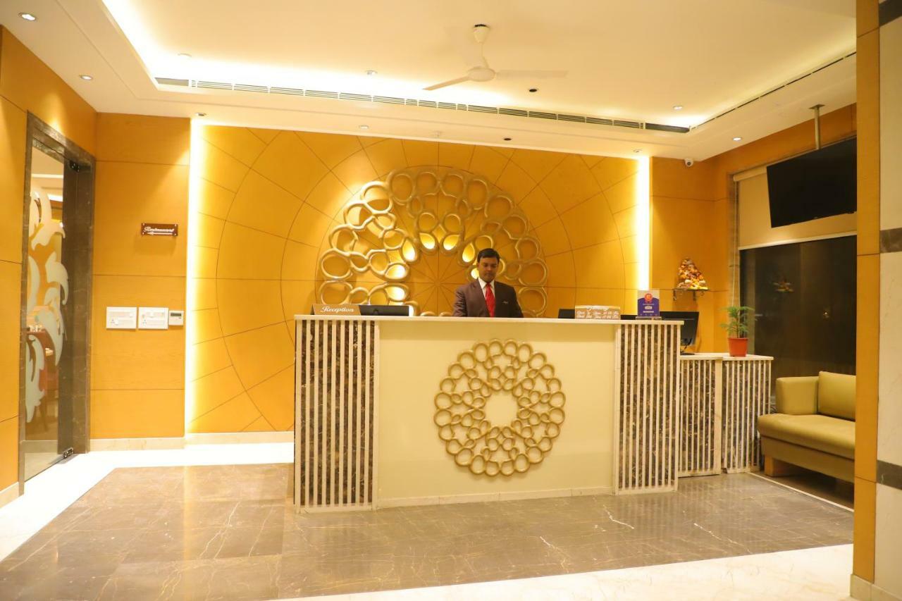 Maple Grand Otel Agra  Dış mekan fotoğraf